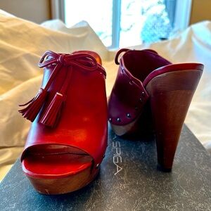 Via Spiga red leather mules. High- heeled.